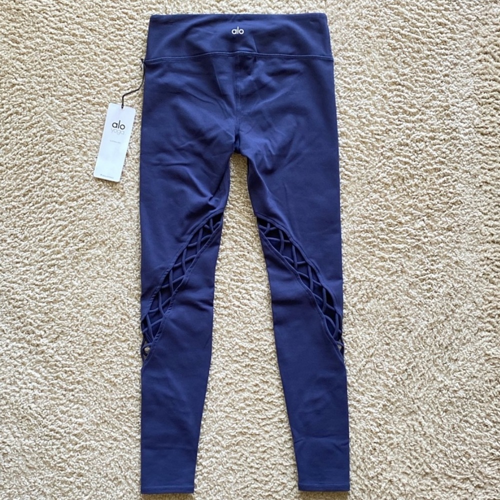 Set of ALO Yoga Navy Blue Bra & Leggings - Picture 8 of 13